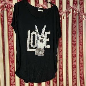 Black love graphic t shirt